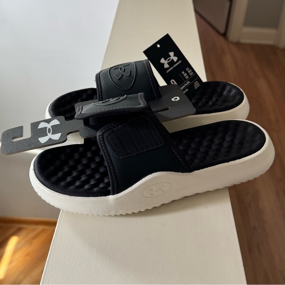 Brand new”Under Armour”(UA W Ignite Pro 8 SL)women slippers.Size-9,color-black🖤 - Picture 5 of 10